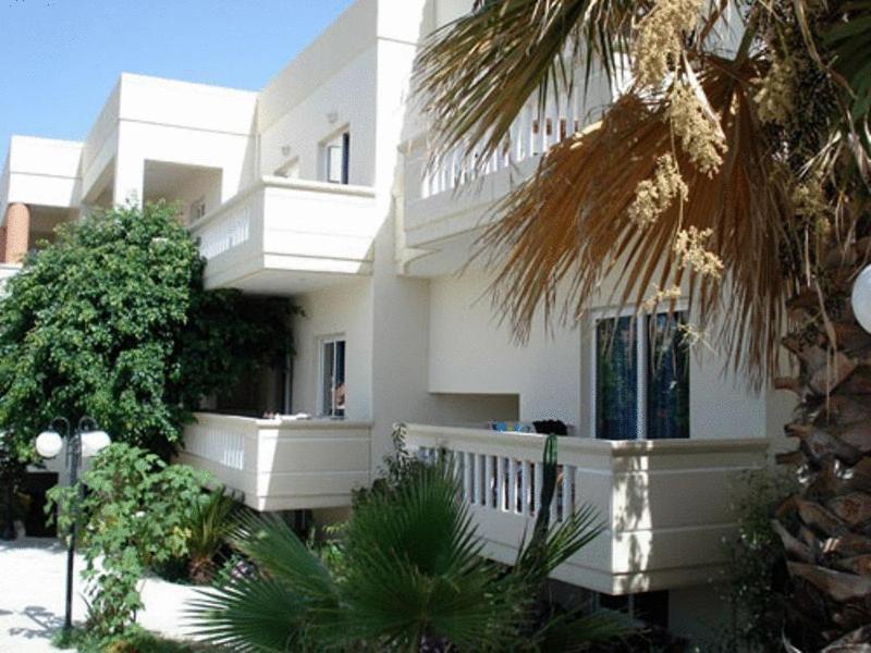 Akatos Hotel Agia Marina  Екстер'єр фото