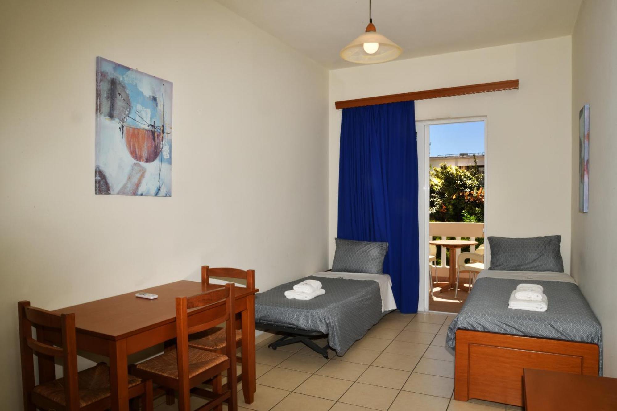 Akatos Hotel Agia Marina  Екстер'єр фото