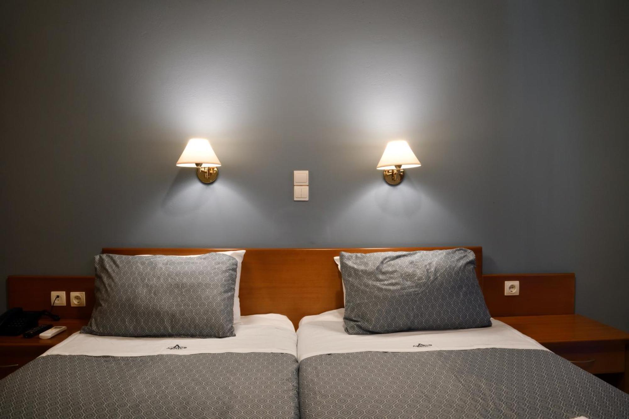 Akatos Hotel Agia Marina  Екстер'єр фото