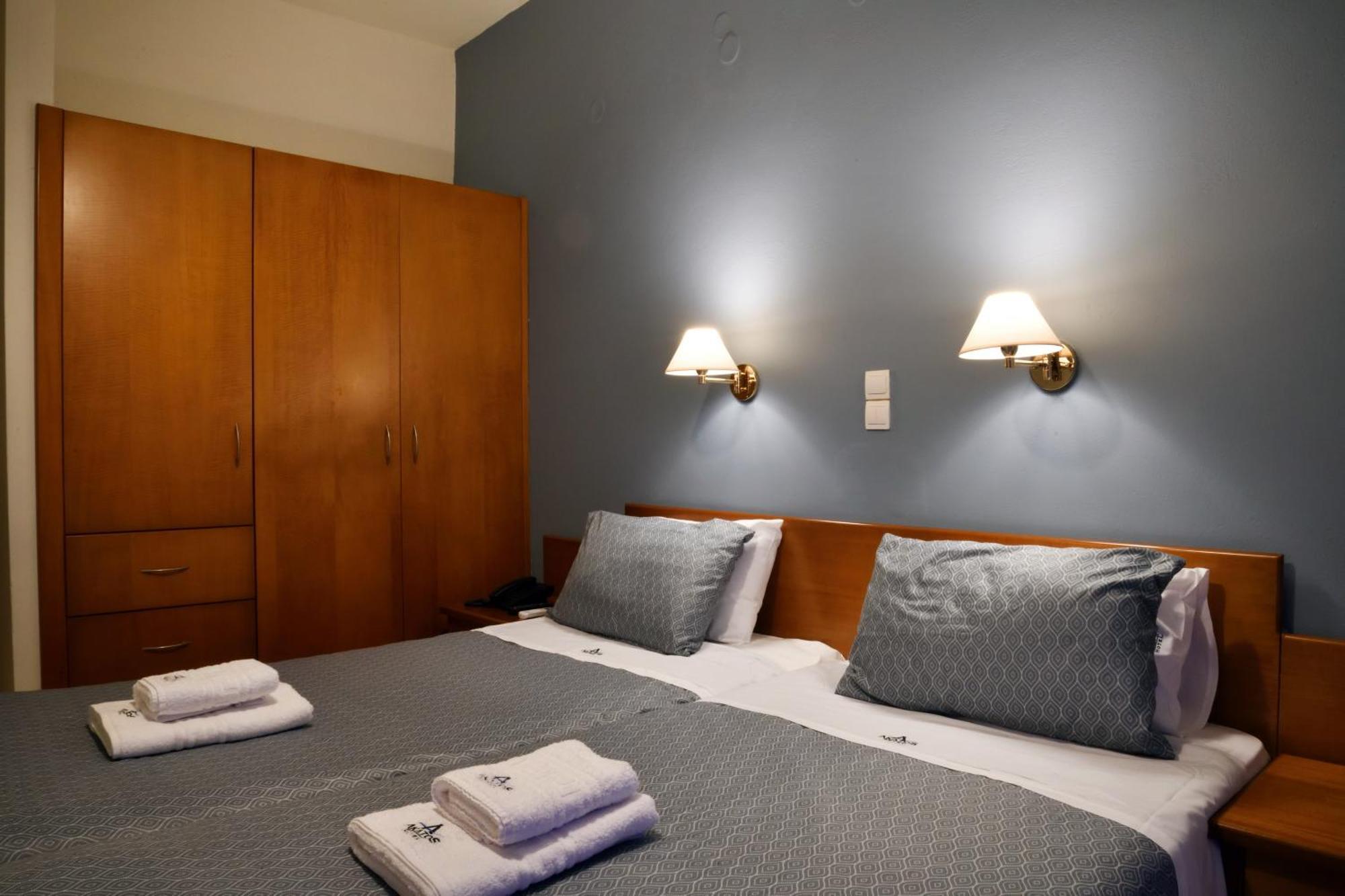 Akatos Hotel Agia Marina  Екстер'єр фото