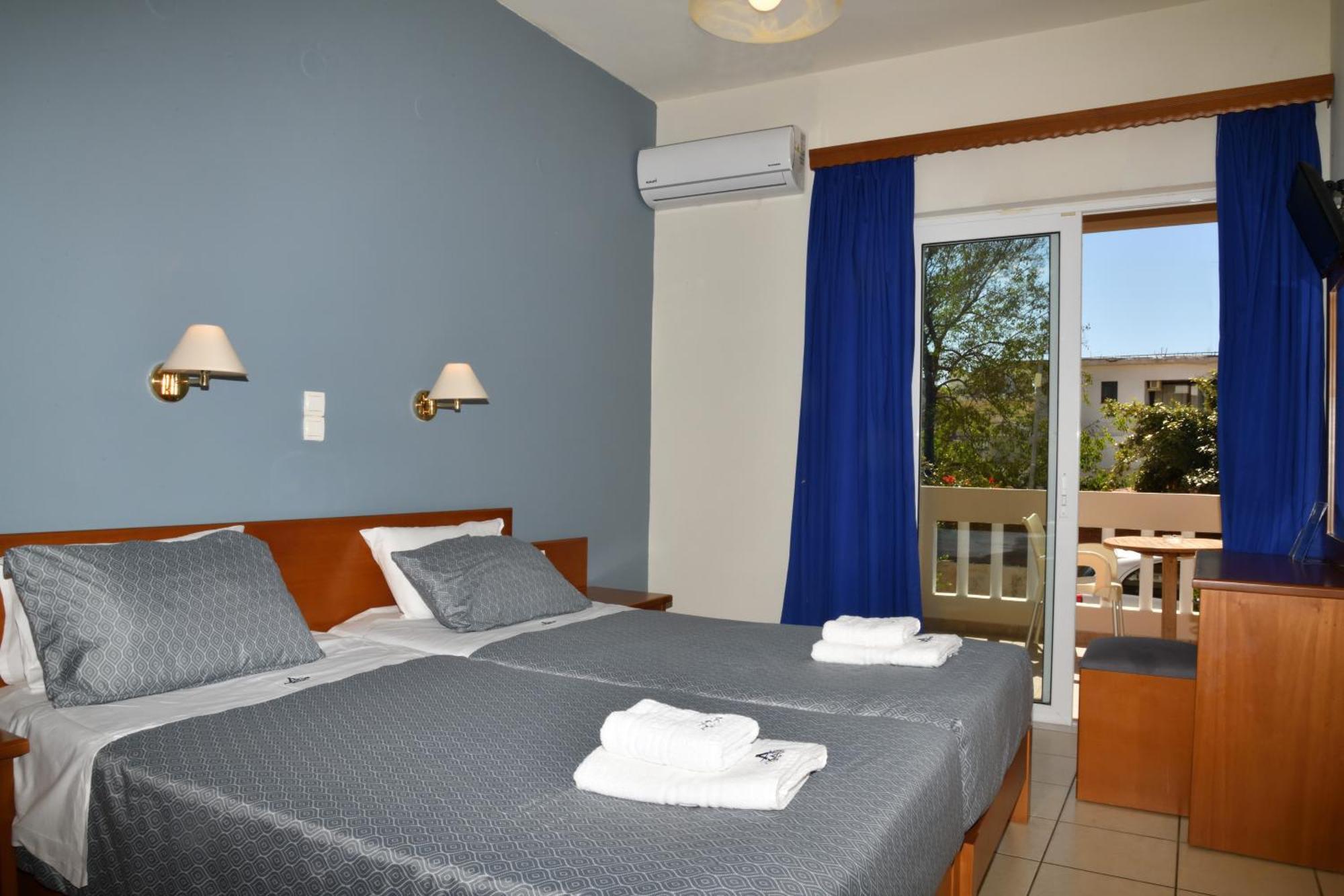 Akatos Hotel Agia Marina  Екстер'єр фото