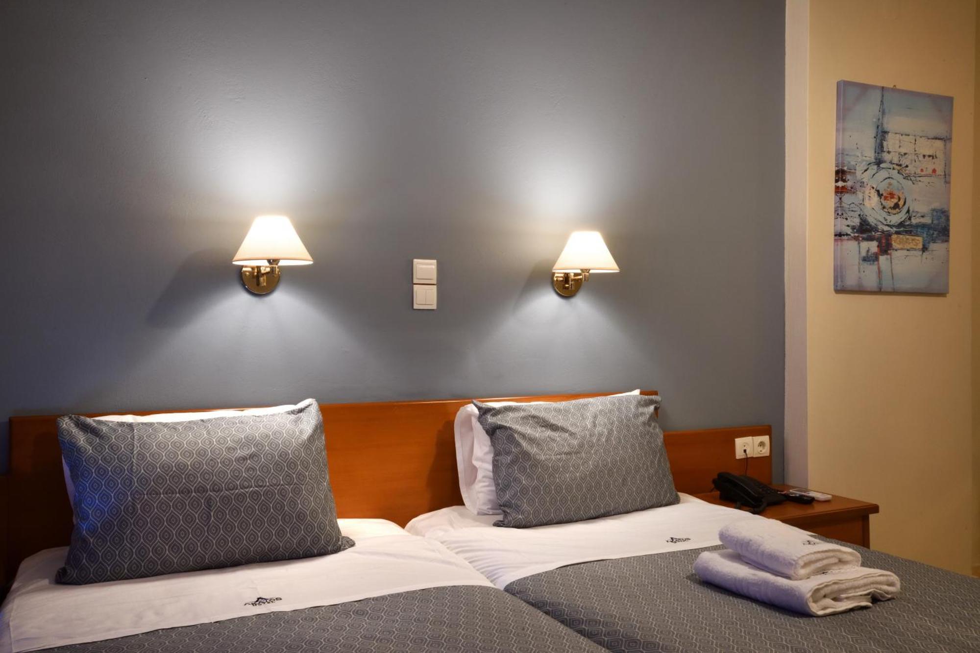Akatos Hotel Agia Marina  Екстер'єр фото