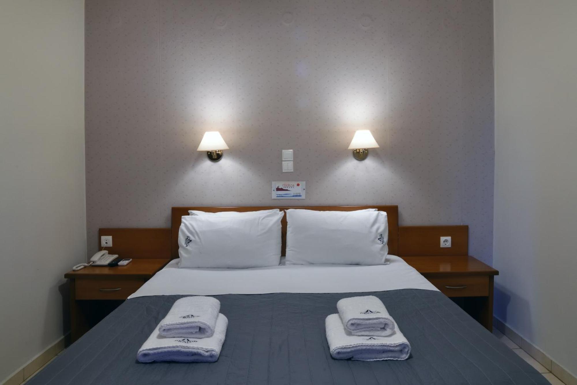 Akatos Hotel Agia Marina  Екстер'єр фото