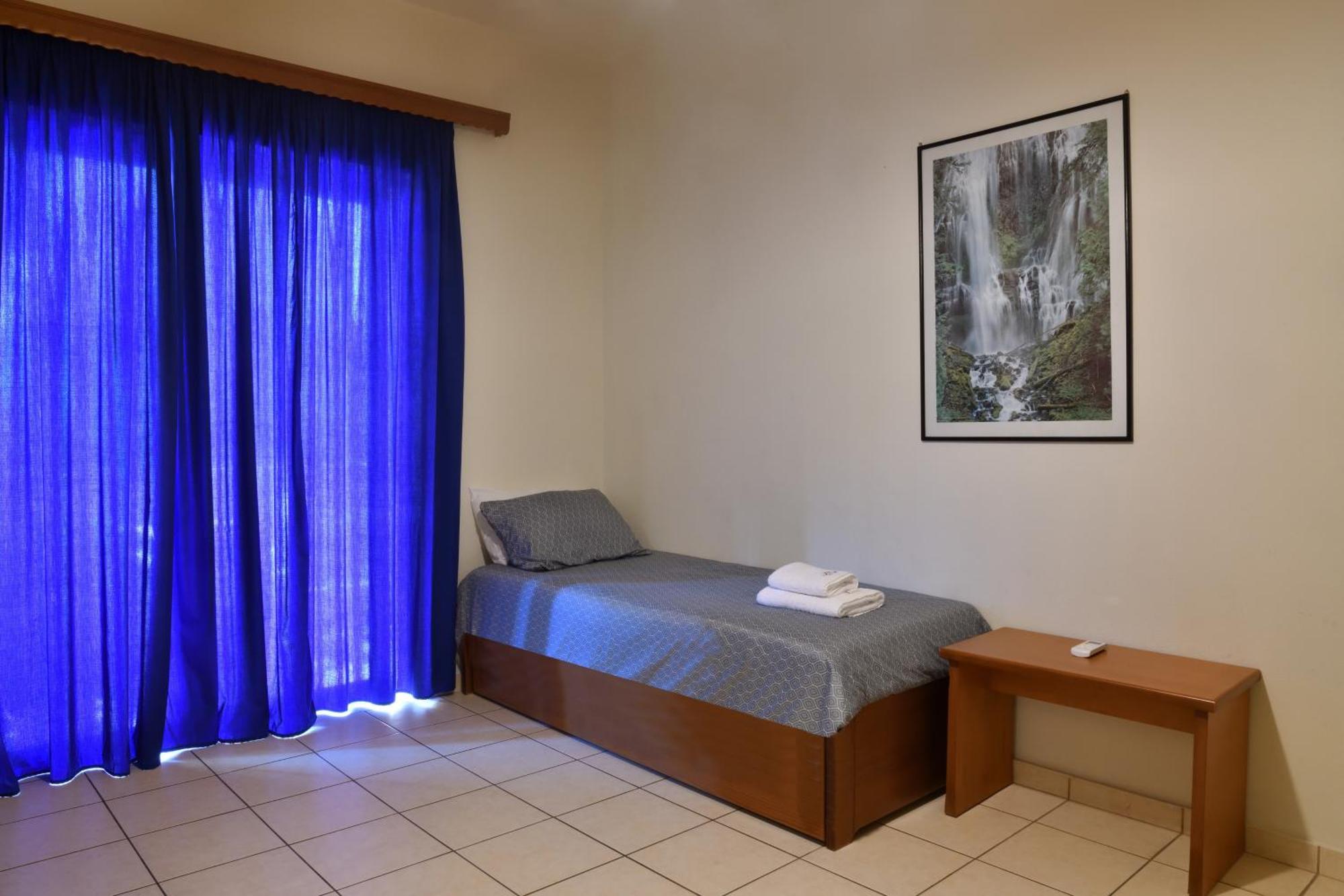 Akatos Hotel Agia Marina  Екстер'єр фото