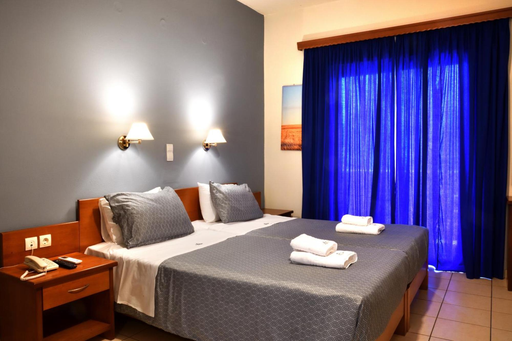 Akatos Hotel Agia Marina  Екстер'єр фото