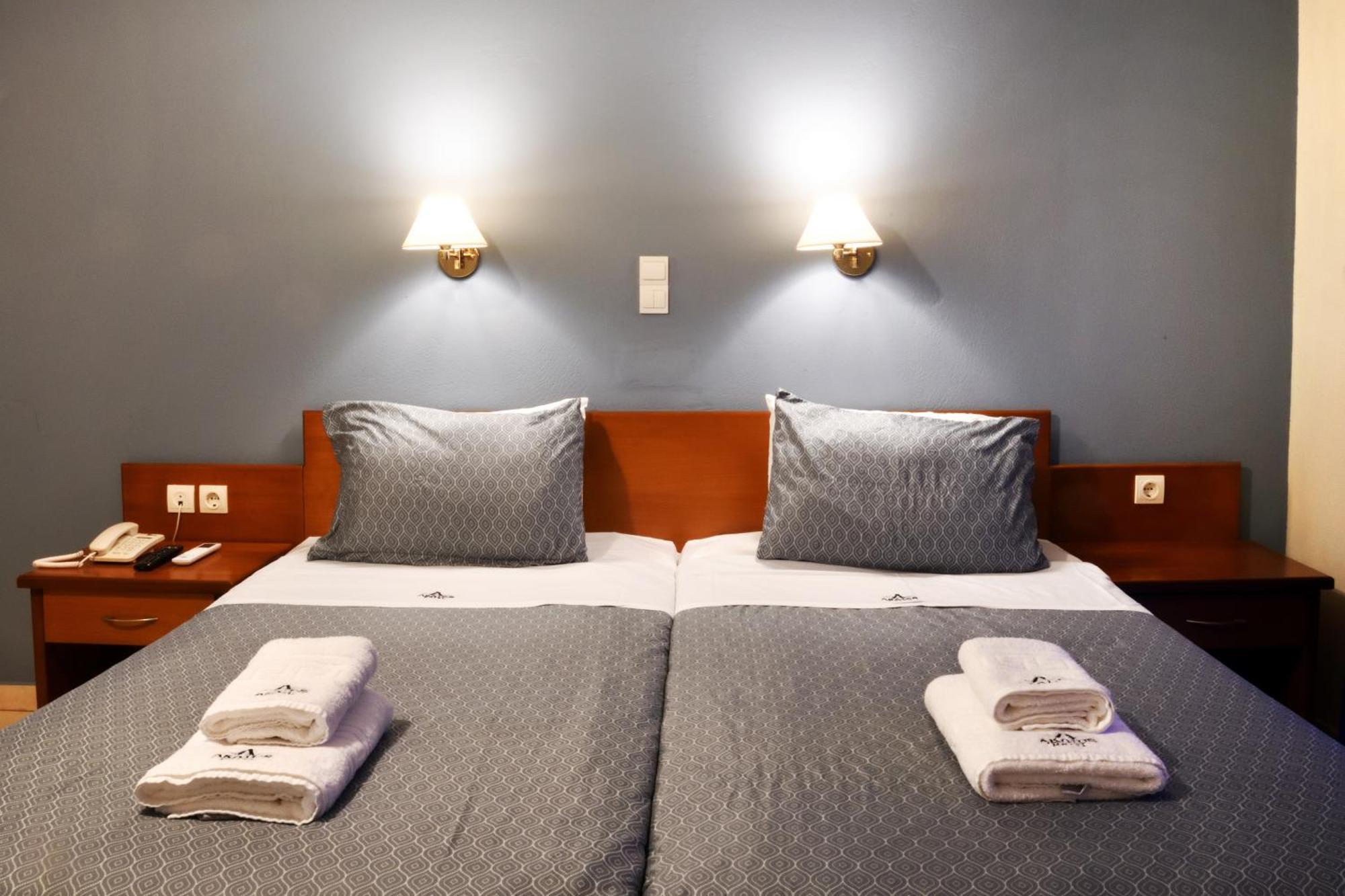 Akatos Hotel Agia Marina  Екстер'єр фото