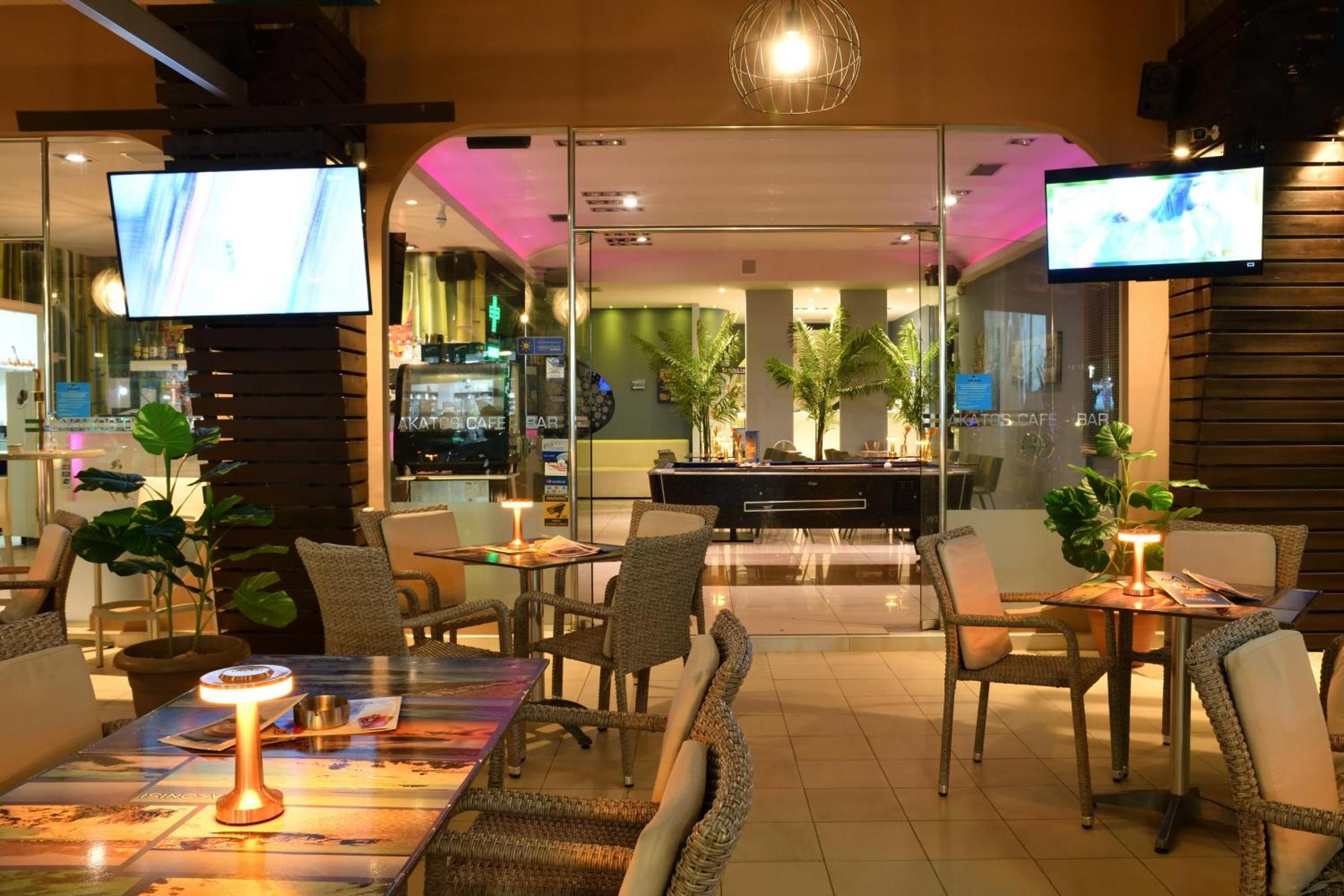 Akatos Hotel Agia Marina  Екстер'єр фото
