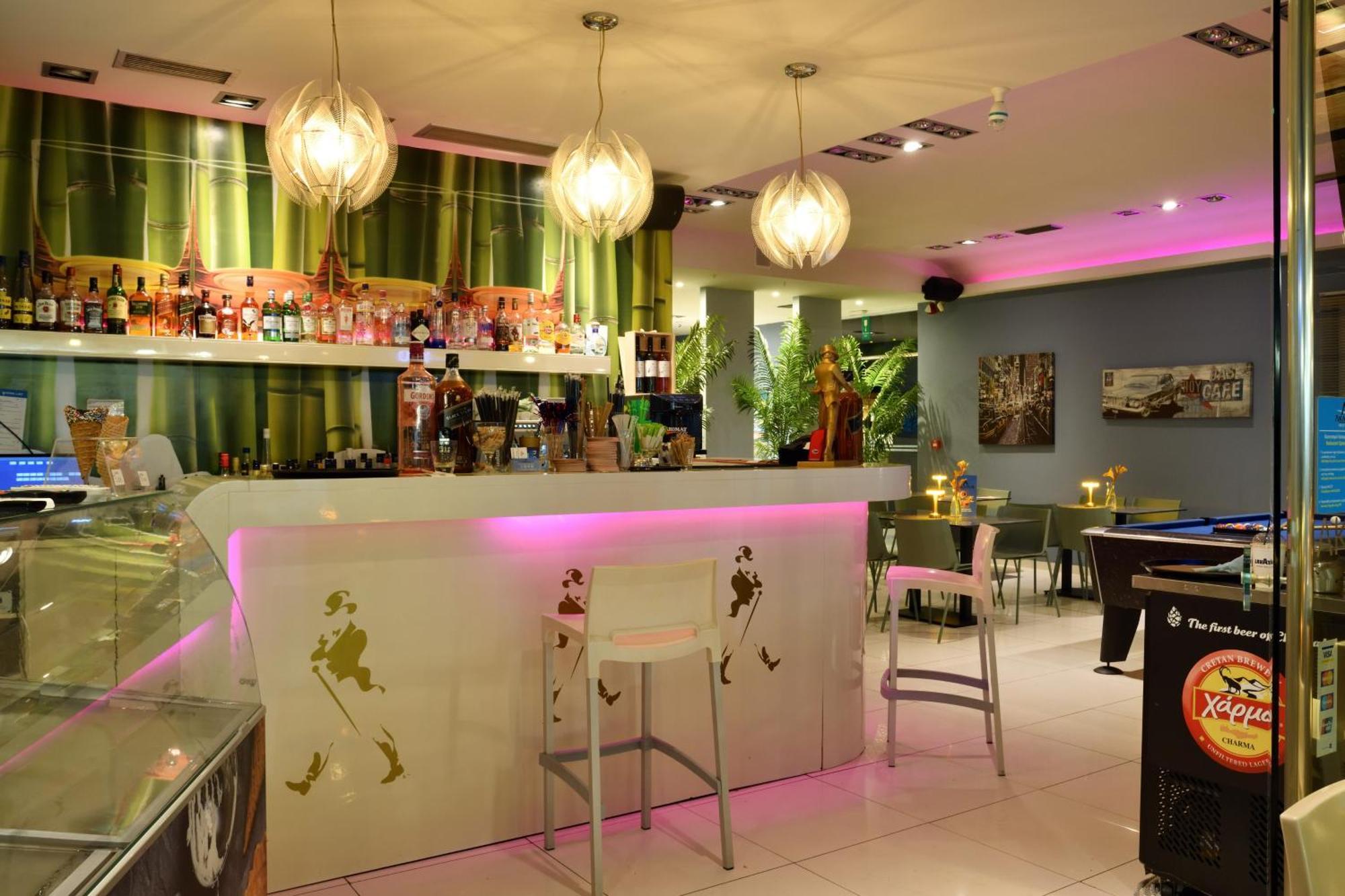 Akatos Hotel Agia Marina  Екстер'єр фото