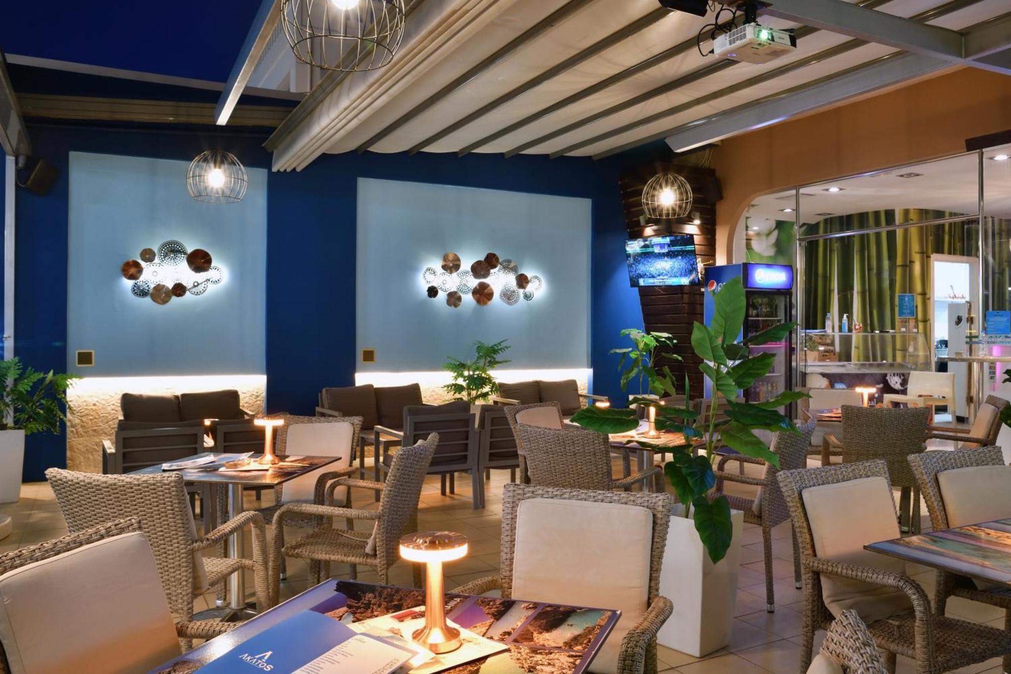 Akatos Hotel Agia Marina  Екстер'єр фото