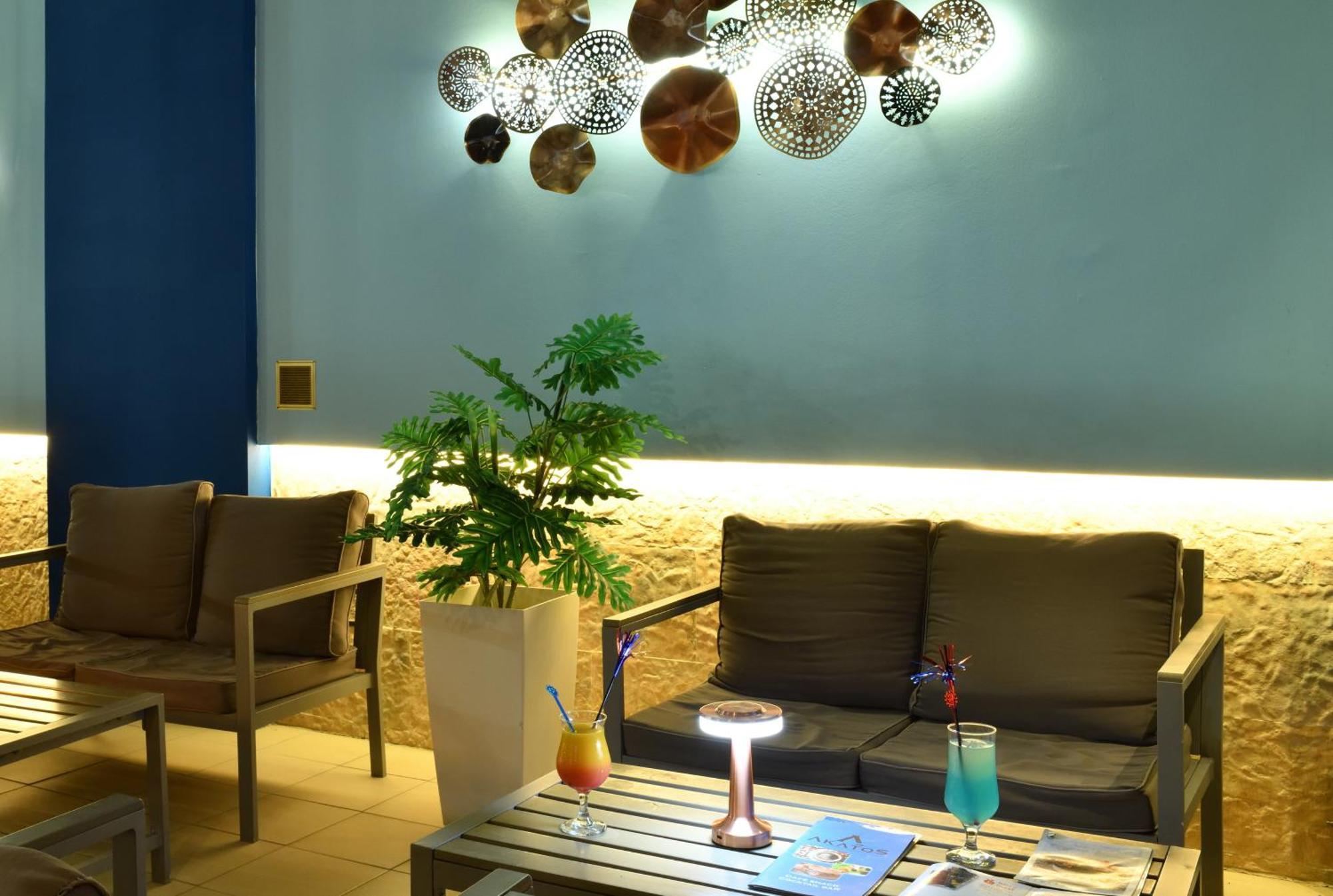 Akatos Hotel Agia Marina  Екстер'єр фото