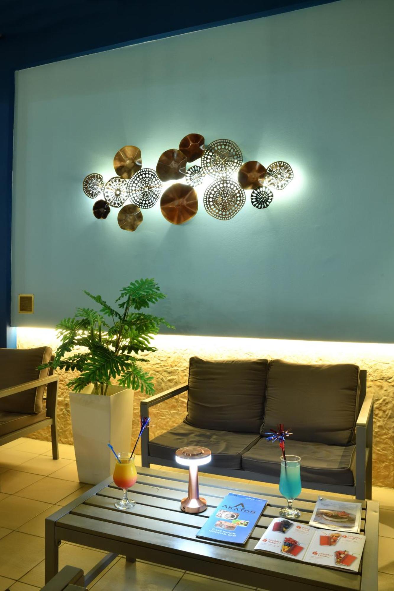 Akatos Hotel Agia Marina  Екстер'єр фото