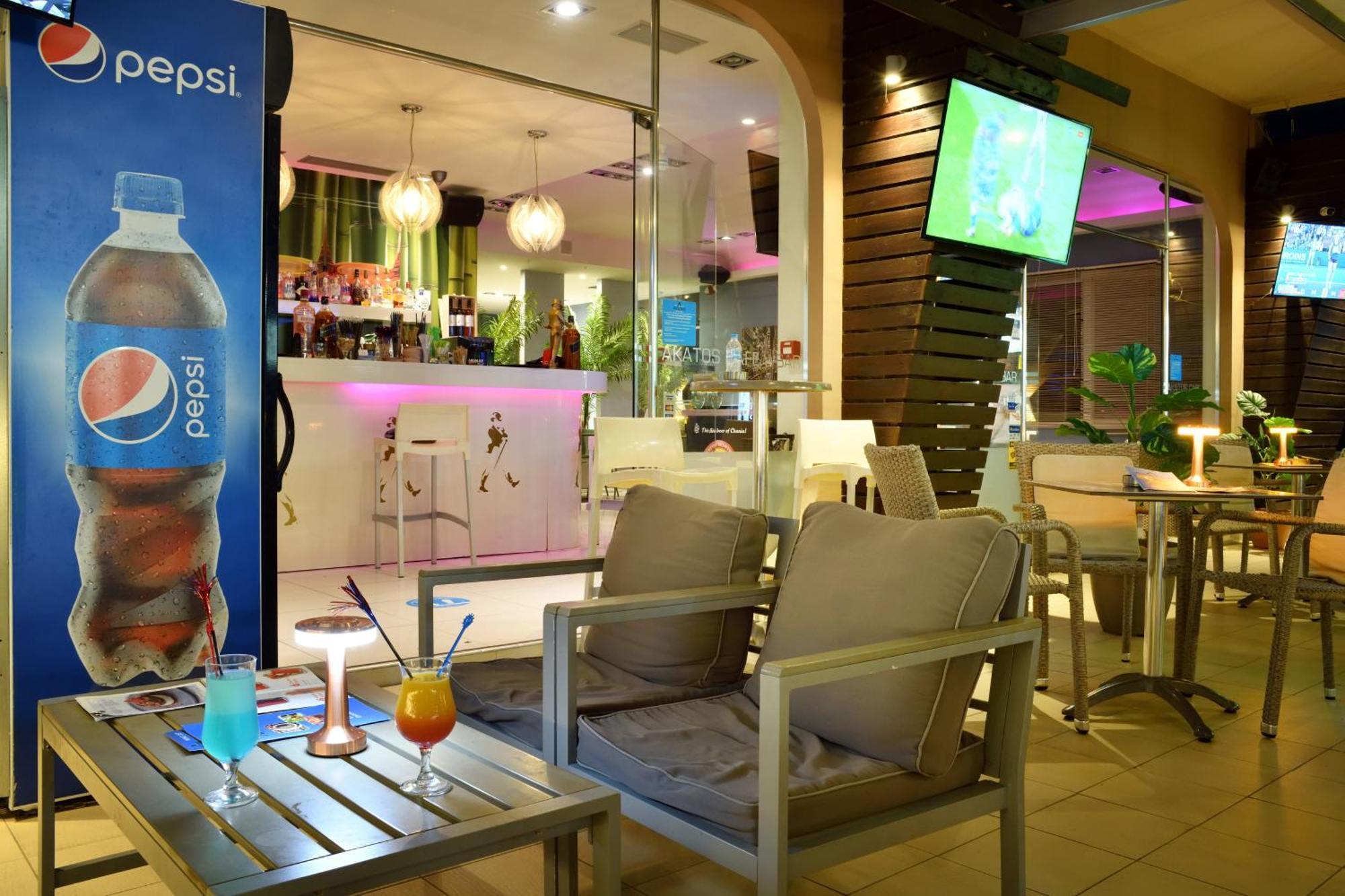 Akatos Hotel Agia Marina  Екстер'єр фото