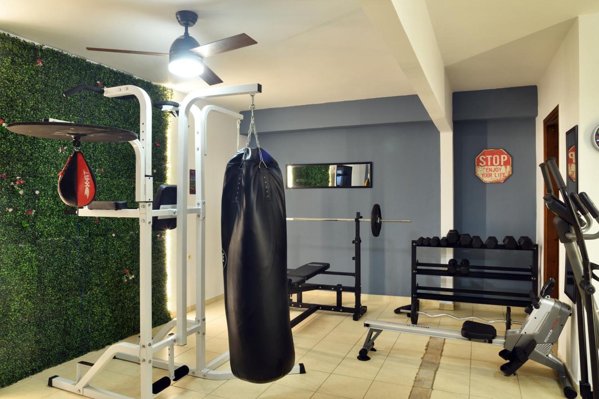 Akatos Hotel Agia Marina  Екстер'єр фото