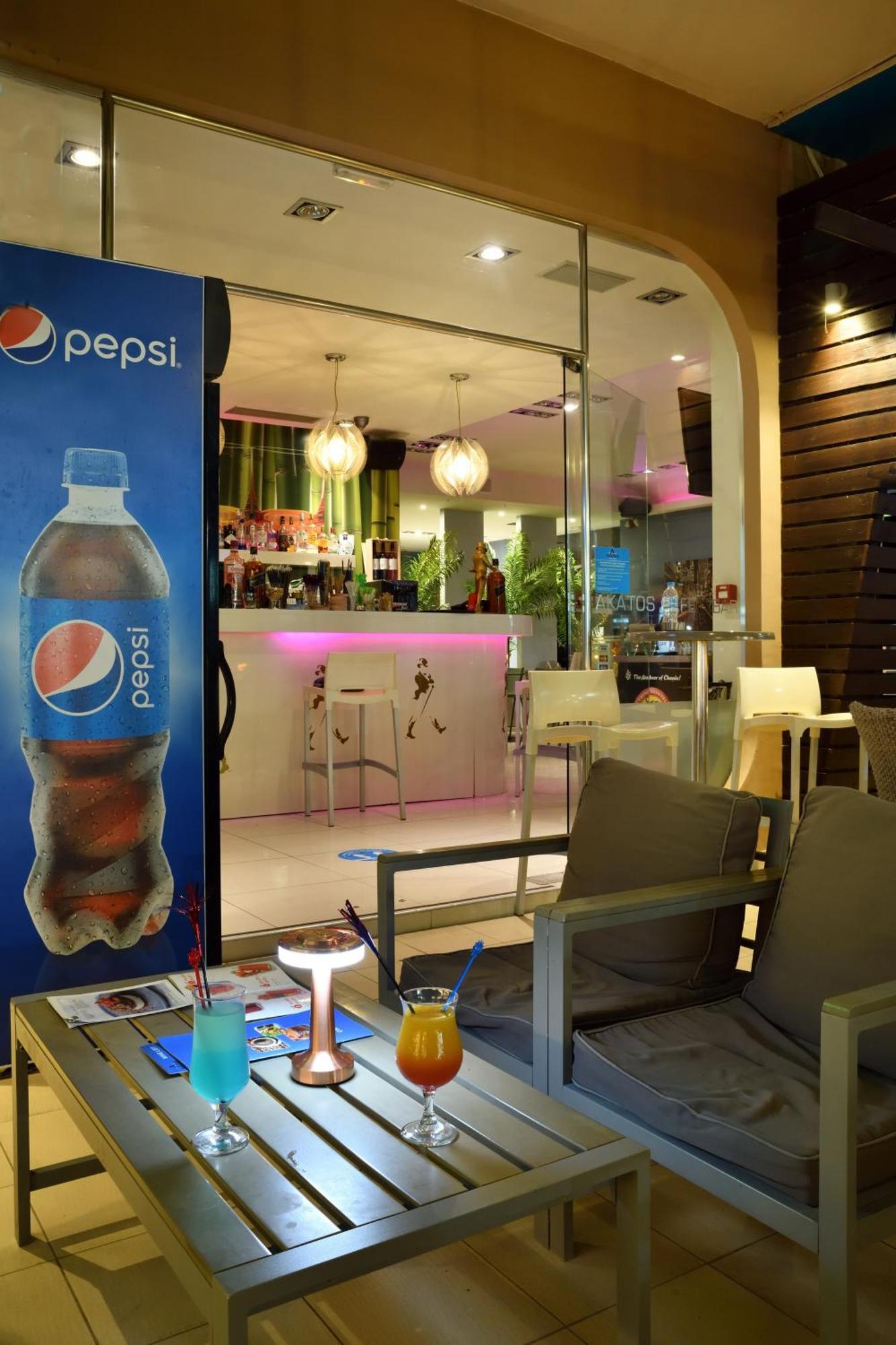 Akatos Hotel Agia Marina  Екстер'єр фото