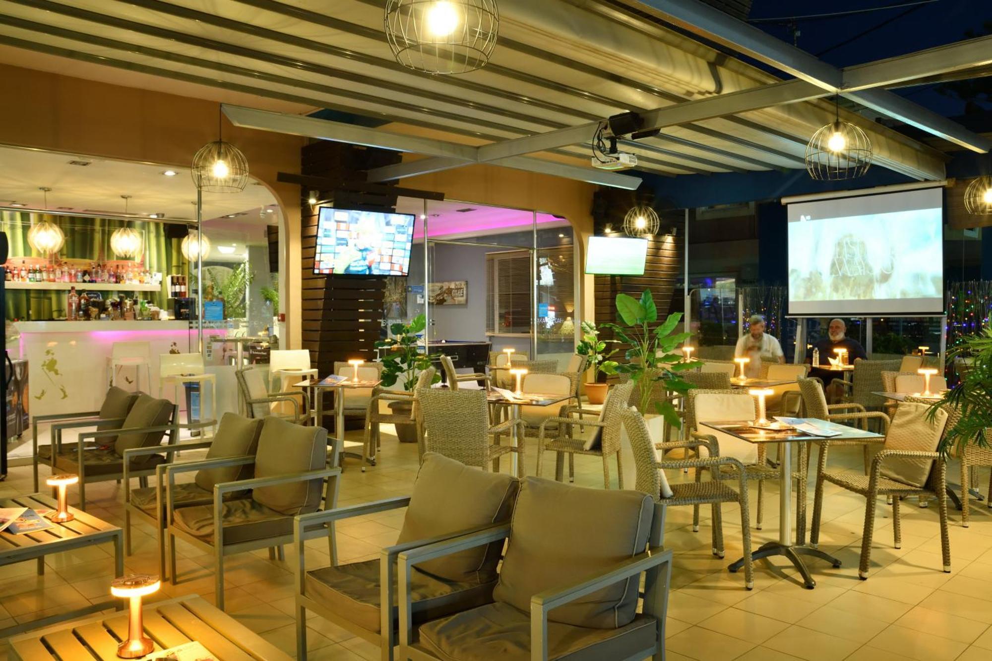 Akatos Hotel Agia Marina  Екстер'єр фото