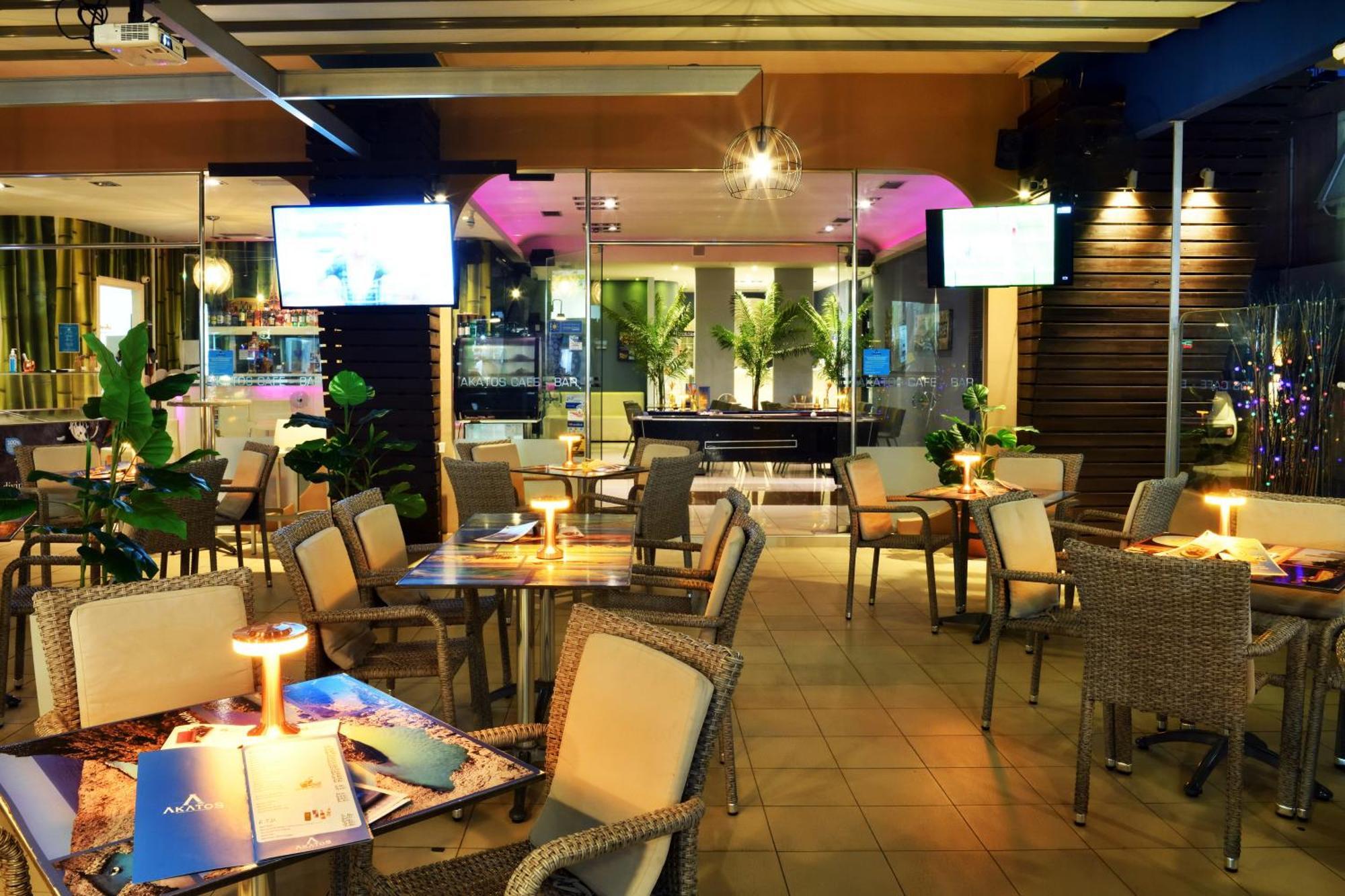 Akatos Hotel Agia Marina  Екстер'єр фото