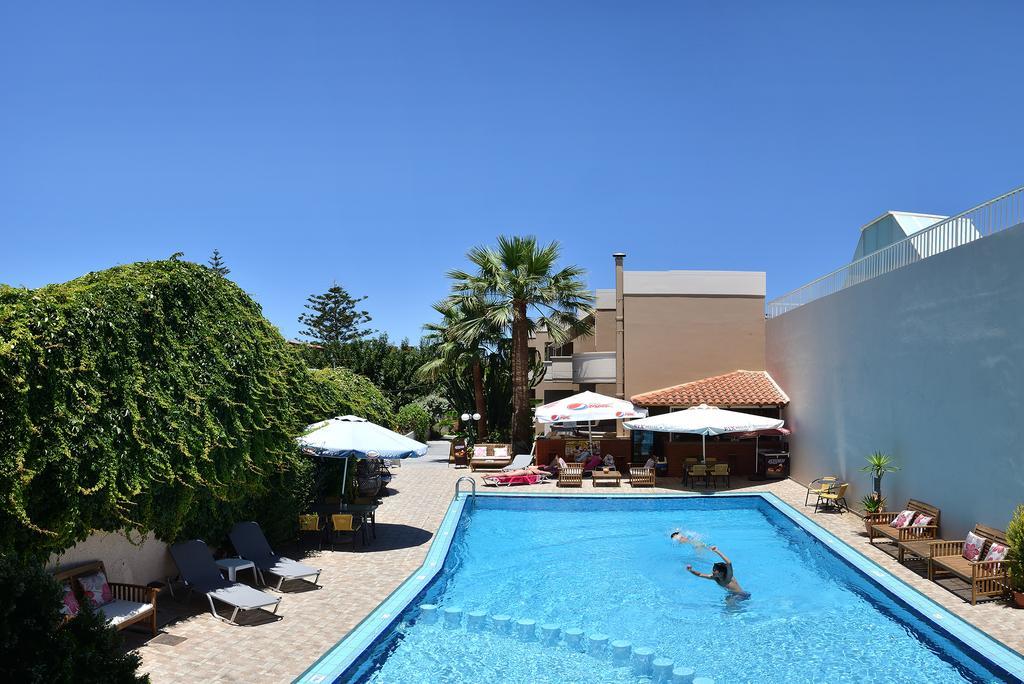Akatos Hotel Agia Marina  Екстер'єр фото