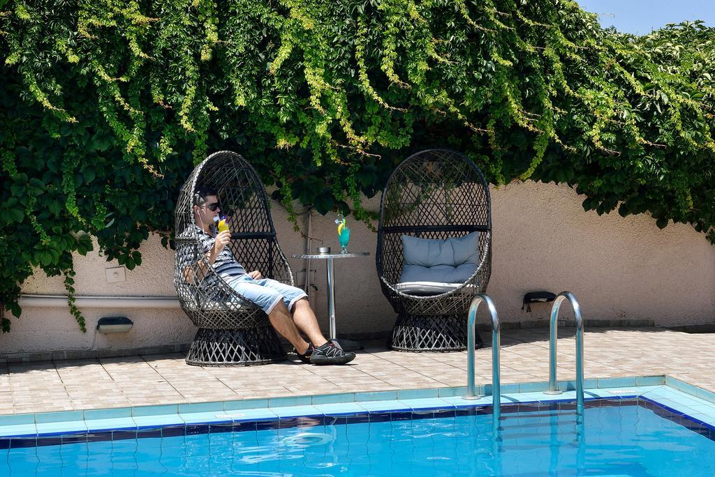 Akatos Hotel Agia Marina  Екстер'єр фото